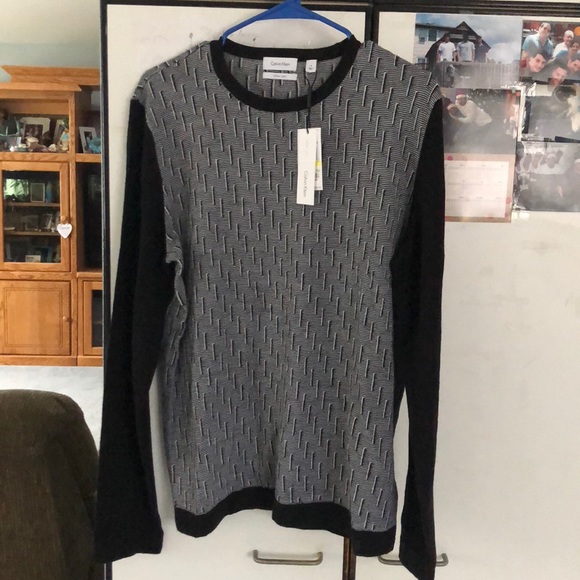 Calvin Klein Sweater - Picture 1 of 3